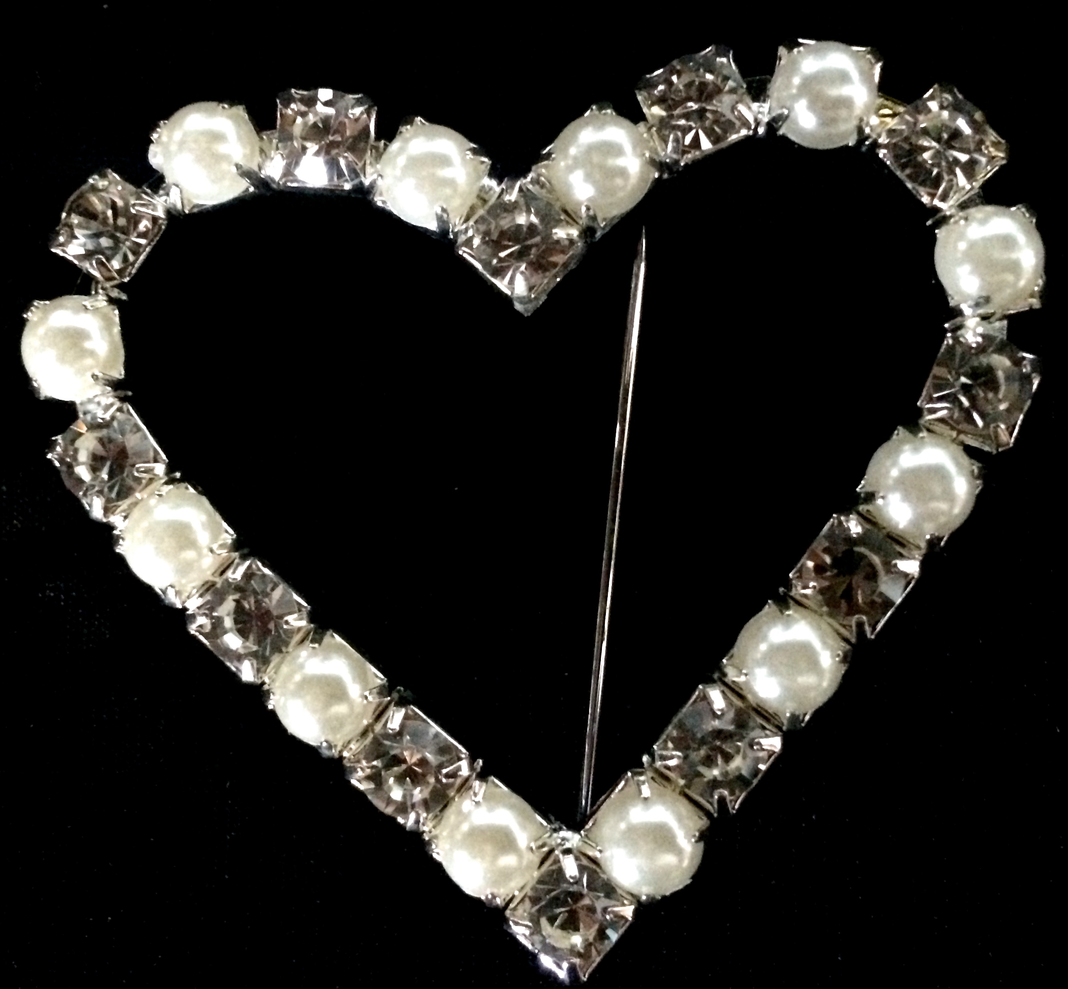 heart pearl & rhinestone brooch